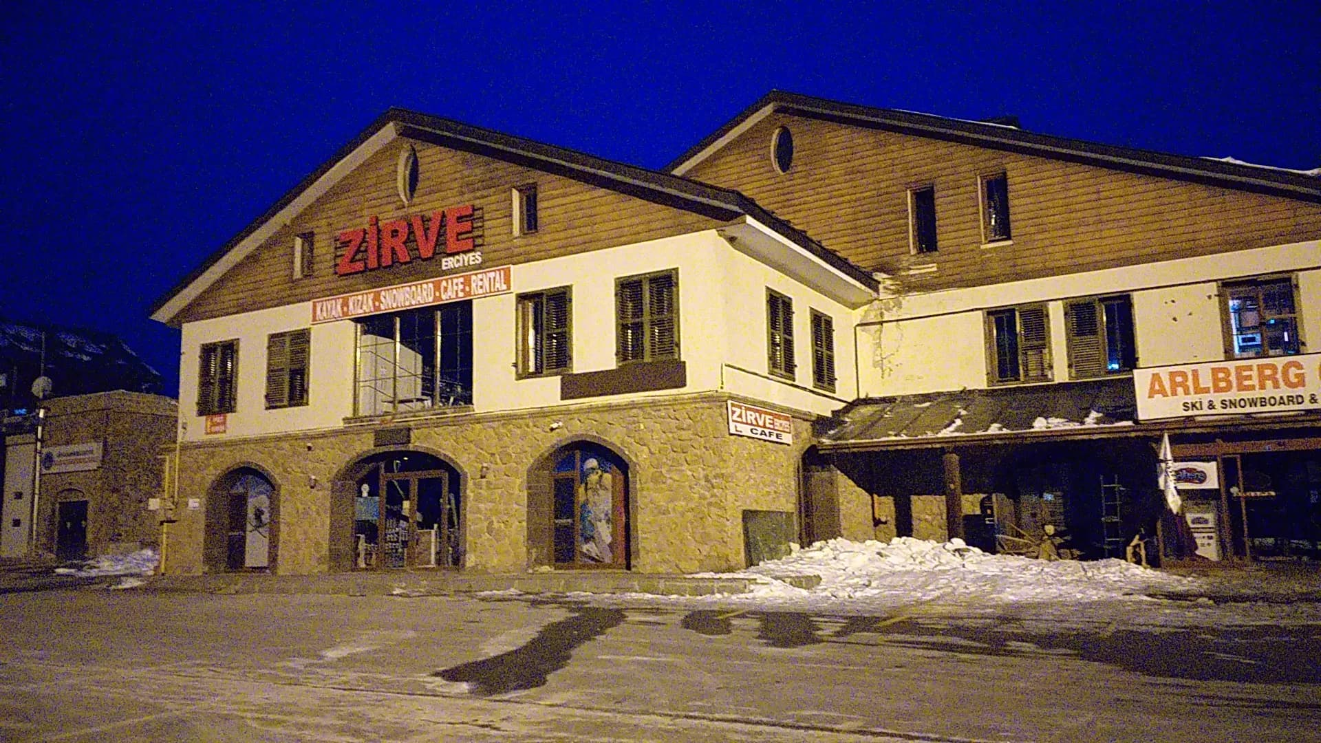 Erciyes Zirve Kayak Okulu ve Kafe
