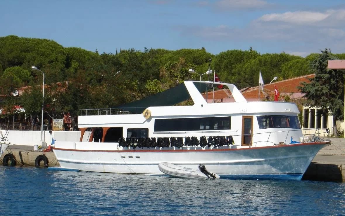 TROY DIVE BOAT