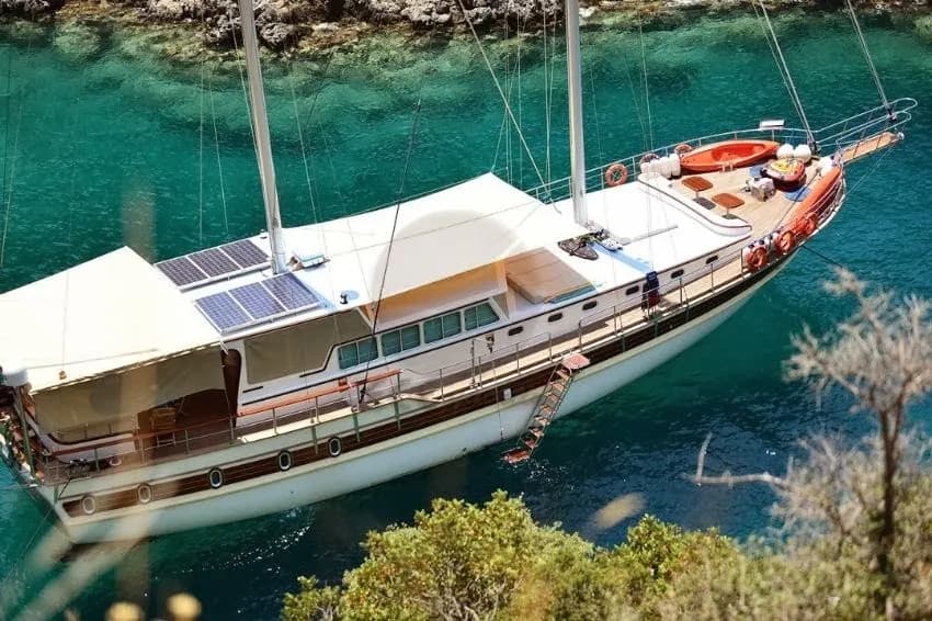 Ece Yachting - Mavi Yolculuk Tekne Kiralama Mavi Tur