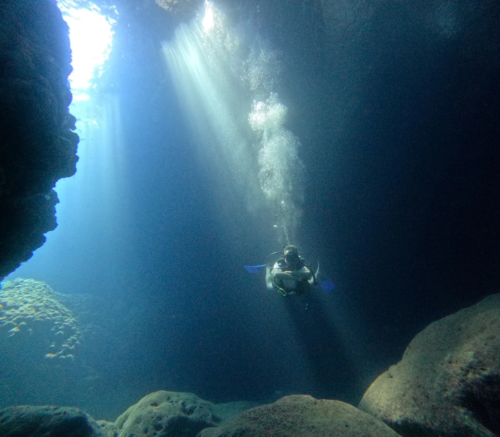 Vertical Scuba Diving 3