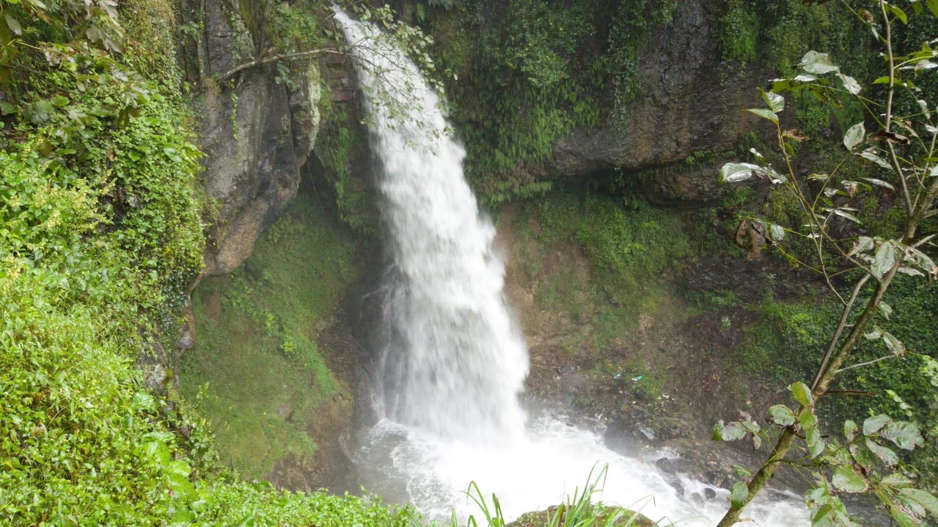 Yolbaşı Şelalesi